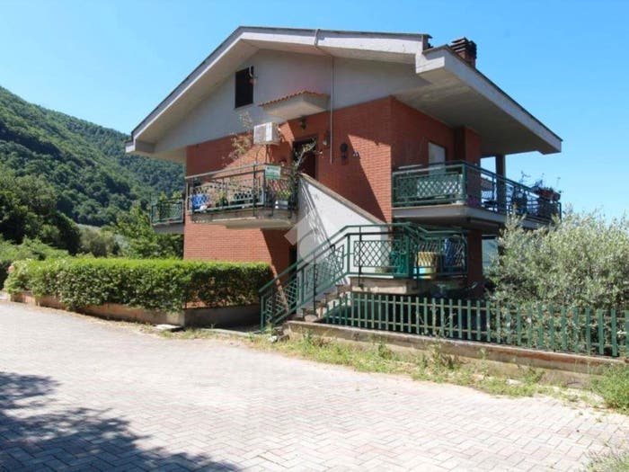 Appartamento bilocale in vendita in Via Fonte della Valle, Centro, Scandriglia