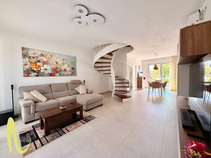 Casa quadrilocale in vendita in Via Caduti dell' Settembre, Santa Teresa, Cesenatico