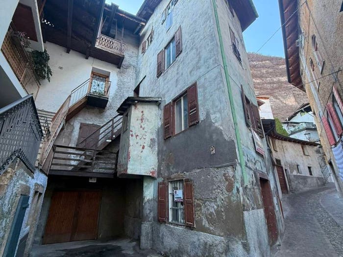 Casa con 6 locali in vendita in Piazza delle Erbe, Mezzolombardo