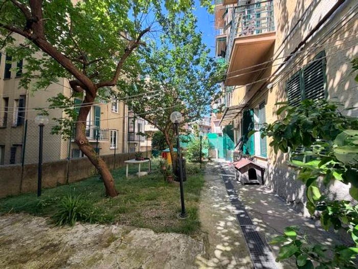 Appartamento trilocale in vendita in Salita dell'Orso, Marassi, Genova