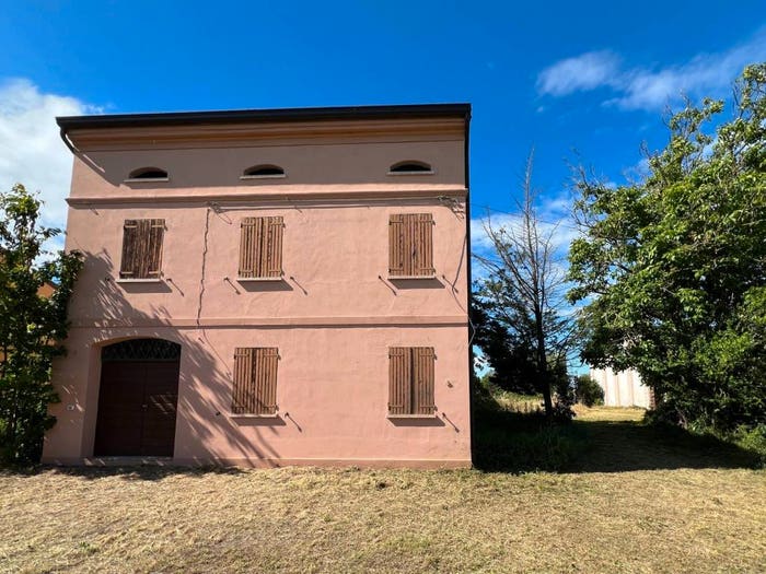 Casa con 6 locali in vendita in Reggiolo