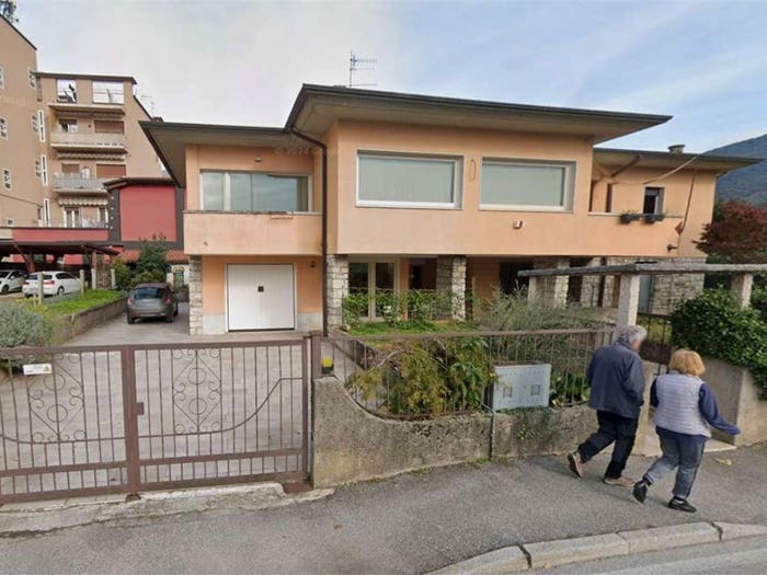 Appartamento trilocale in vendita in Via del Parco, Centro, Nave