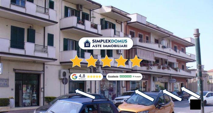 Appartamento trilocale in vendita in Corso della Repubblica, Centro, Siderno