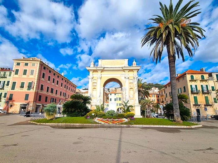 Appartamento trilocale in vendita in Piazza Cesio, Centro, Calice Ligure