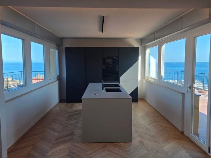 Appartamento con 5 locali in vendita in Via Beuca, Cogoleto