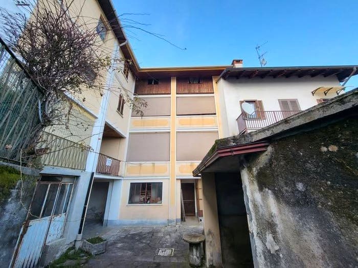 Casa con 6 locali in vendita in Via per Doccio, Centro, Borgosesia