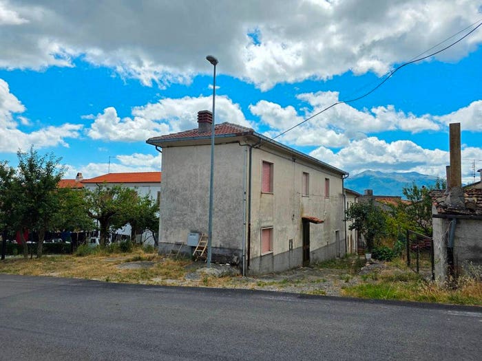 Casa con 6 locali in vendita in Via Aia Cupariello, Incoronata, Macchiagodena