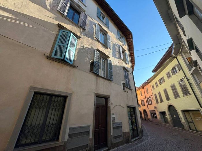 Appartamento bilocale in vendita in Via Fantoni, Centro, Alzano Lombardo