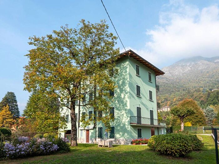 Appartamento trilocale in vendita in Via Privata F Plati, Centro, Barzio