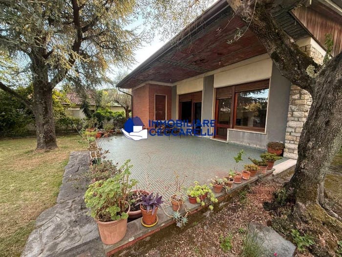 Casa con 6 locali in vendita in Via Sopramonte, Centro, Massa