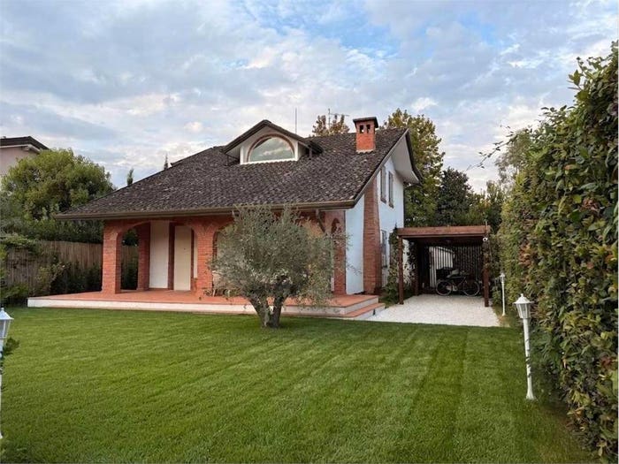 Casa con 6 locali in vendita in Via Polacci, Vittoria Apuana, Forte dei Marmi
