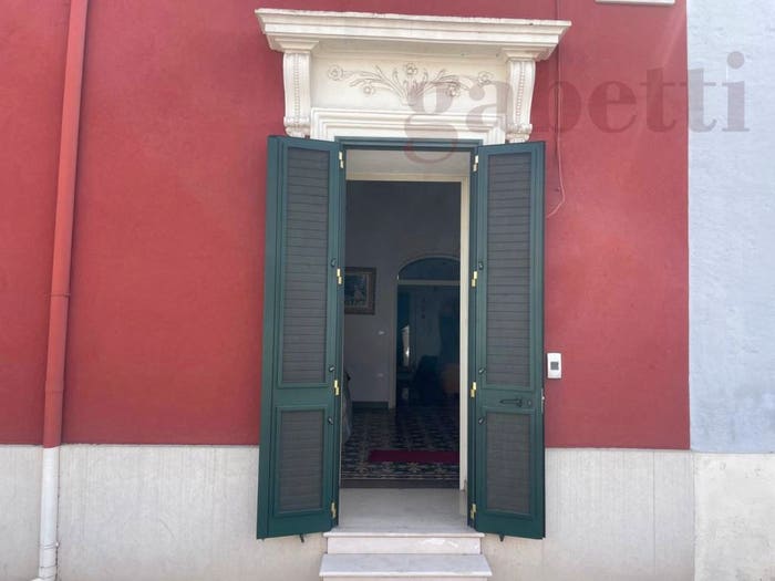 Casa quadrilocale in vendita in via san leonardo, Spongano