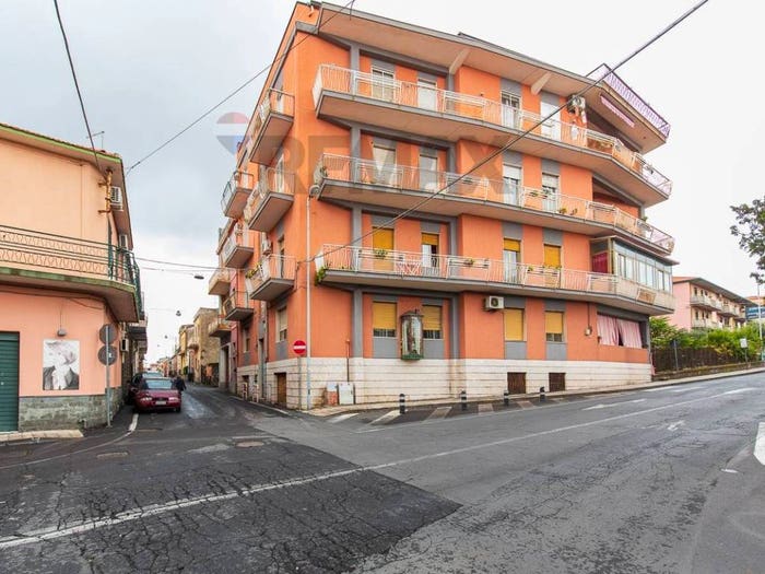 Appartamento trilocale in vendita in Via Roma, Centro, Gravina di Catania