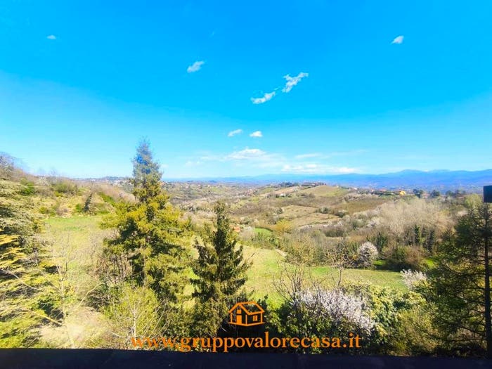 Casa con 6 locali in vendita in Cremolino
