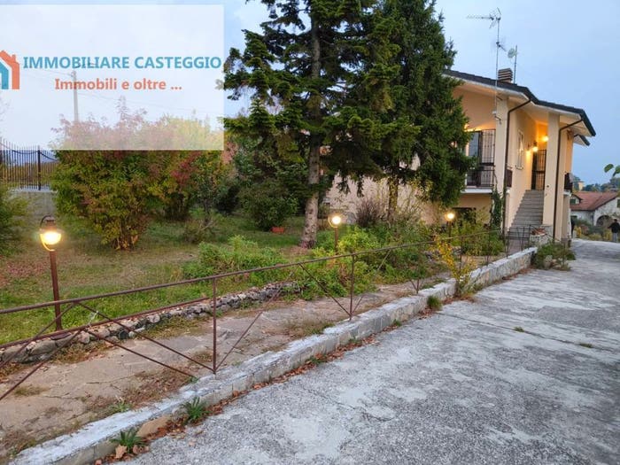Casa con 6 locali in vendita in Belvedere, Centro, Montalto Pavese