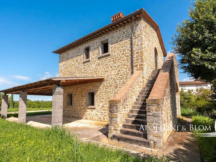 Casa con 6 locali in vendita in LOC SANTA CATERINA, Centro, Cortona