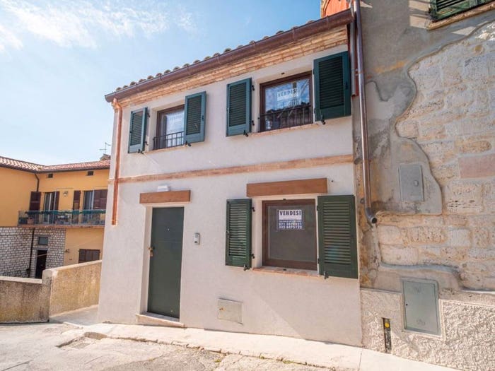 Casa trilocale in vendita in Frazione Poggio, Poggio Massignano, Ancona
