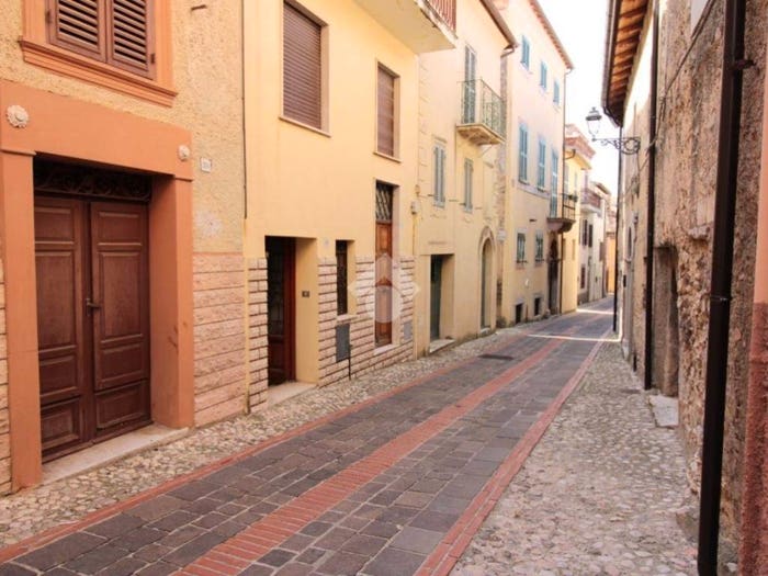 Appartamento quadrilocale in vendita in Via Umberto I, Salisano