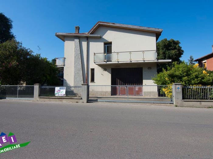 Casa con 6 locali in vendita in Centro, Minerbio