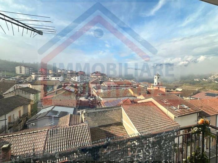 Appartamento trilocale in vendita in Via Calvario, Pratola Serra
