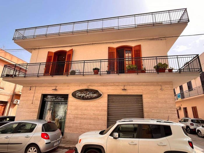 Casa con 6 locali in vendita in Via Mario Rapisardi Traversa, Centro, Avola