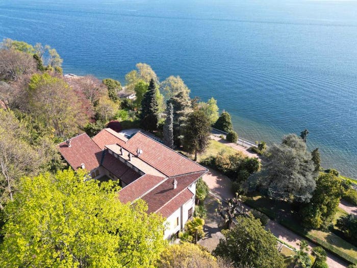Casa con 6 locali in vendita in Strada Statale del Sempione, Belgirate