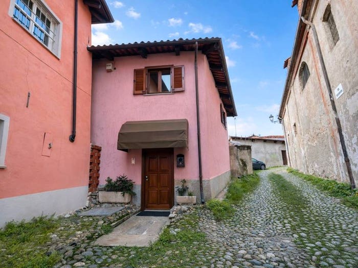 Casa bilocale in vendita in Via Sant'Agostino, Centro Storico, Pinerolo