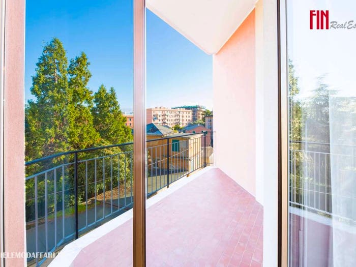Appartamento quadrilocale in vendita in via Bottini, Sturla, Genova