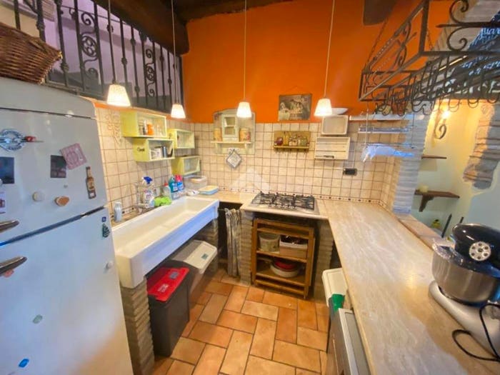 Casa con 6 locali in vendita in Via Casali, Montefiascone