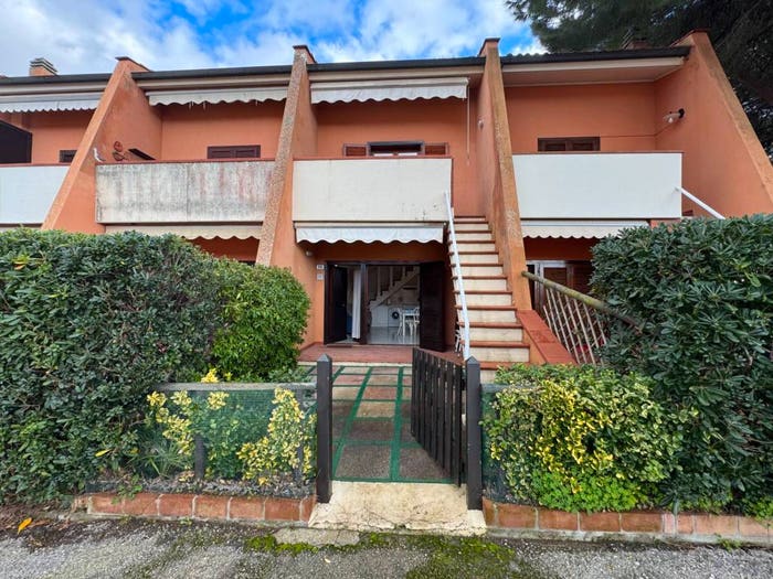 Casa trilocale in vendita in via Casina, Porto Azzurro