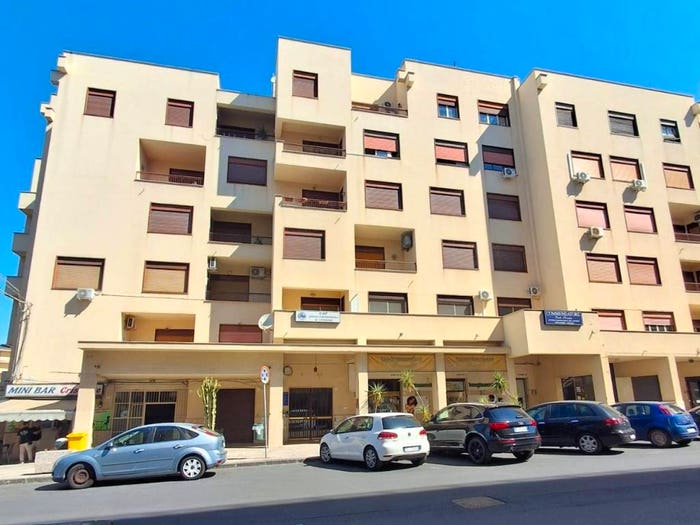 Appartamento con 6 locali in vendita in Via Termini, Lentini