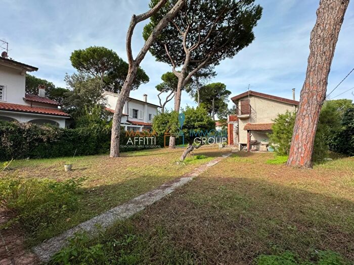 Casa con 7 locali in vendita in Via C Papini, Forte Dei Marmi