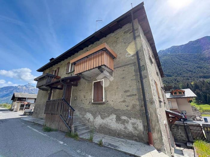 Appartamento quadrilocale in vendita in Via Breno, Valdisotto