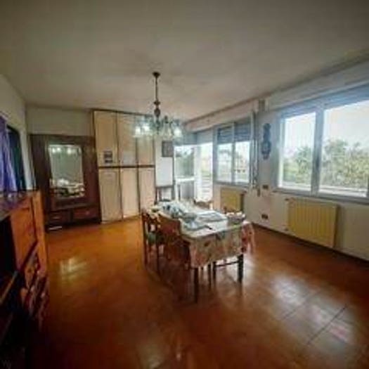 Appartamento con 6 locali in vendita in Via Fossone, Marina di Massa Centro, Massa