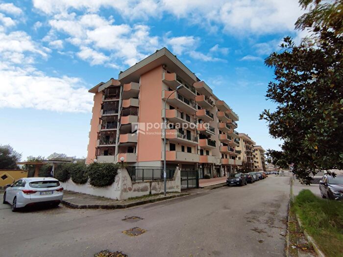 Appartamento trilocale in vendita in Via Pablo Neruda, Caserta