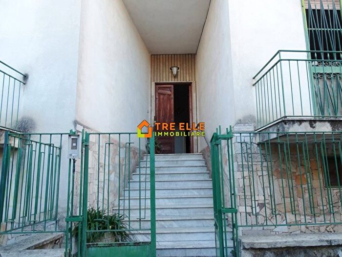 Casa quadrilocale in vendita in Via Francesco Paolo Tosti, Centro, Marigliano