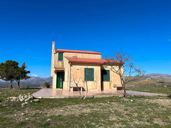 Casa quadrilocale in vendita in Corso Italia, Bompietro