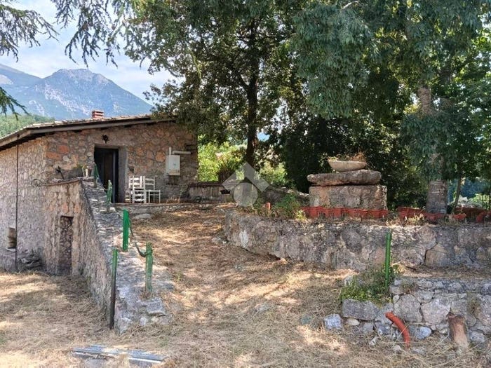 Casa trilocale in vendita in Via s lorenzo, Collepardo