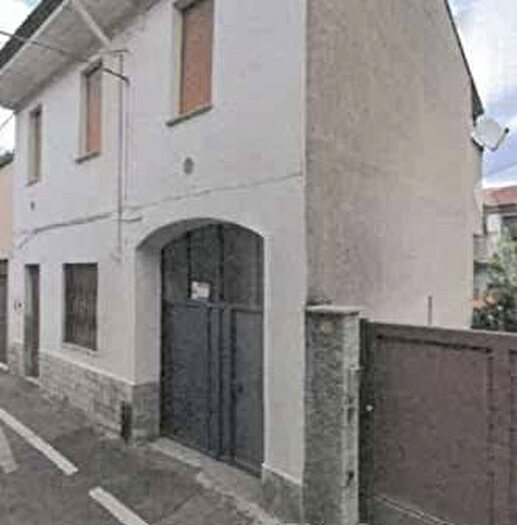 Appartamento quadrilocale in vendita in Via Giuseppe Giannini, Centro, Parabiago