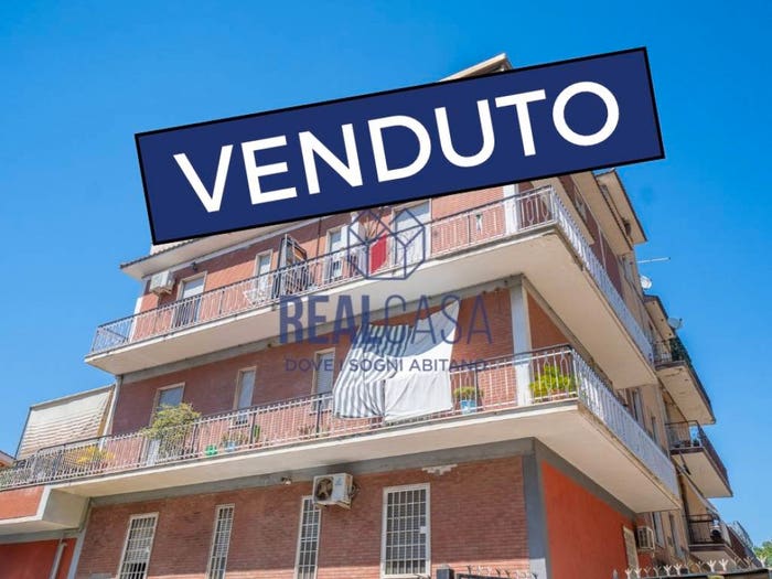 Appartamento trilocale in vendita in Via Maletto, Borghesiana, Roma