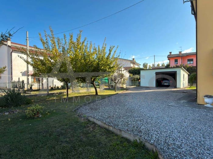 Casa con 6 locali in vendita in Guarda Veneta