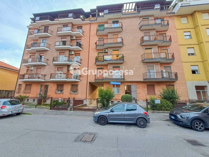 Appartamento trilocale in vendita in Via Don Pompeo Beretta, Centro, Magenta