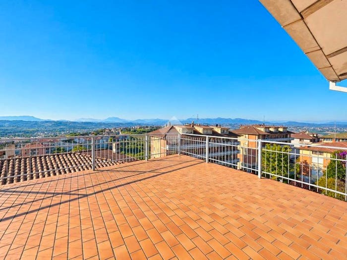 Appartamento quadrilocale in vendita in Via Genova, Centro, Monte Urano