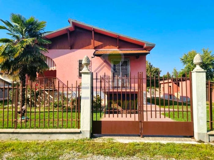 Casa trilocale in vendita in Via Piave, Secugnago