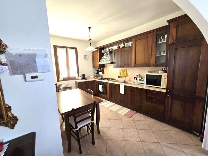 Appartamento con 6 locali in vendita in Loreo