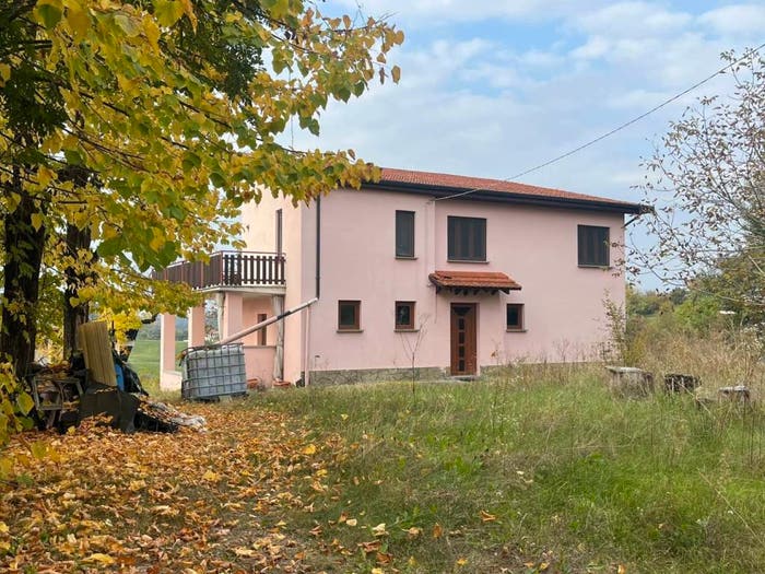 Casa con 6 locali in vendita in Strada Comunale Cortiglione, Cortiglione, Robella
