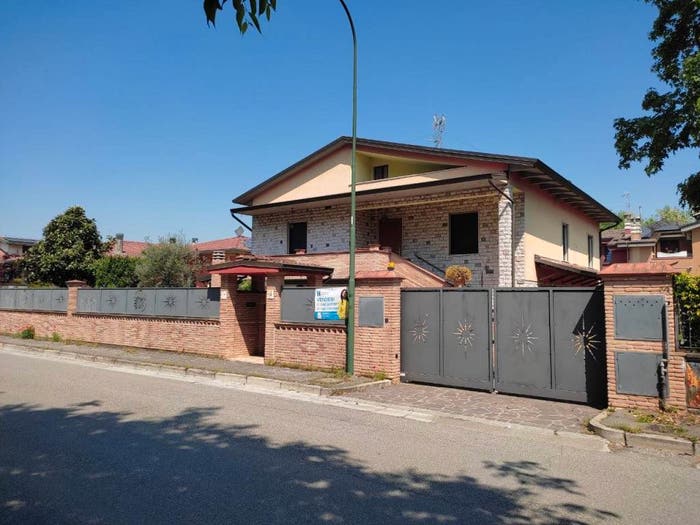 Appartamento con 5 locali in vendita in Via Giuseppe Di Vittorio, Centro, Pontevico