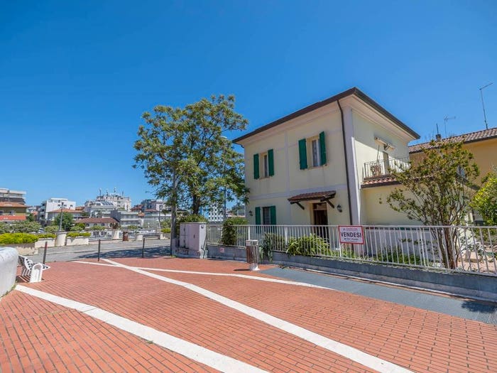 Casa con 6 locali in vendita in Via Sebastiano Caboto, Cattolica
