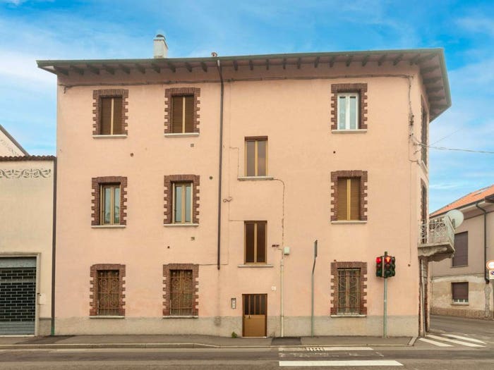 Appartamento trilocale in vendita in Via C B Cavour, Centro, Cislago