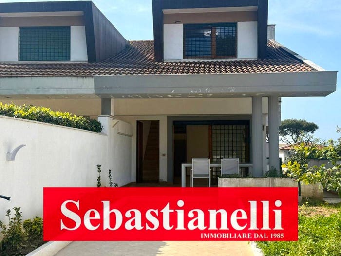 Casa quadrilocale in vendita in Viale delle Cerase Marine, Villaggio Giornalisti Poggio, Anzio